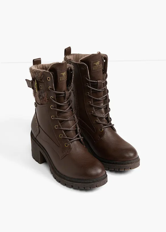 Boots lac&eacute;es Mustang, Mustang