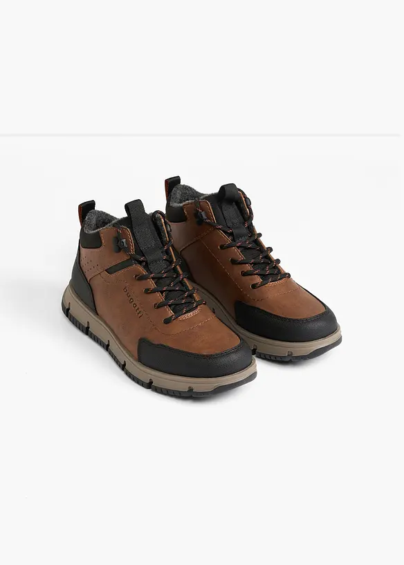 Boots lac&eacute;es Bugatti &agrave; semelle crant&eacute;e, Bugatti
