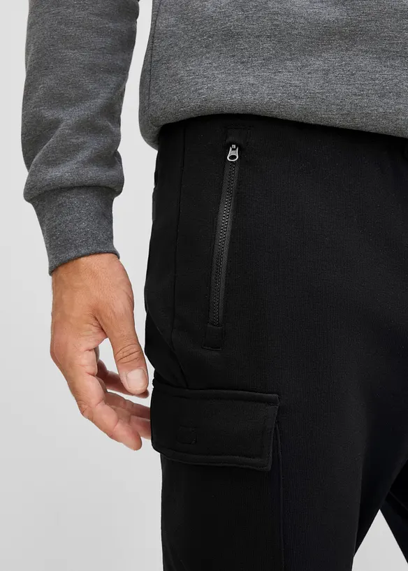 Pantalon de jogging chaud &agrave; poches cargo, Regular Fit, bonprix