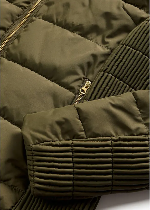 Steppjacke mit Fellimitatkragen, bonprix