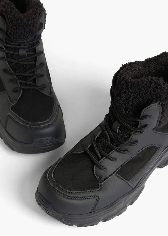 Boots fourr&eacute;es &agrave; lacets, bonprix