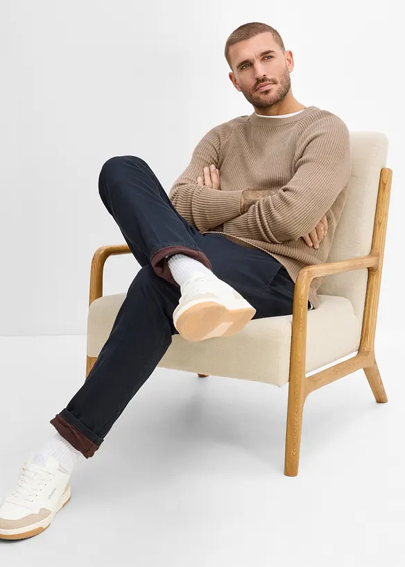 Pull en fine maille c&ocirc;tel&eacute;e Slim Fit, bonprix