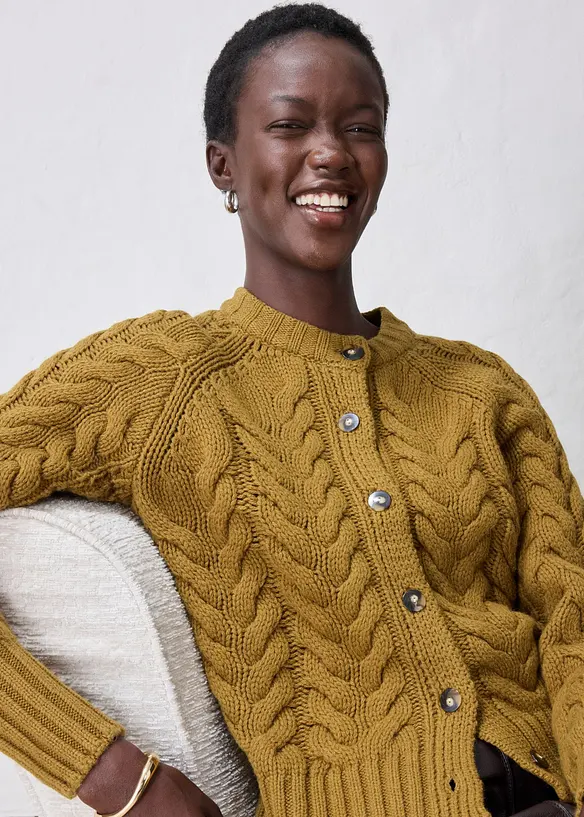 Gilet en maille de m&eacute;rinos &agrave; motif torsad&eacute;, bonprix