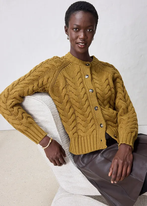 Gilet en maille de m&eacute;rinos &agrave; motif torsad&eacute;, bonprix