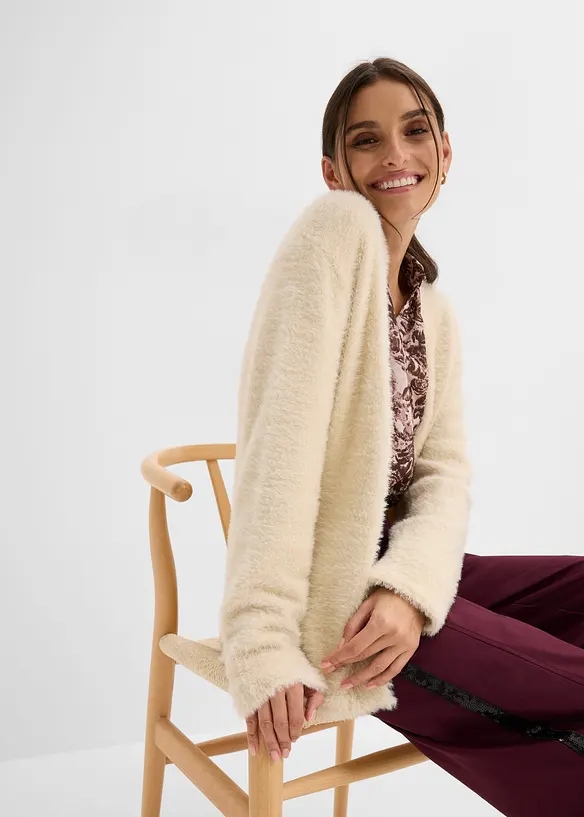 Strickjacke aus Federgarn, bonprix