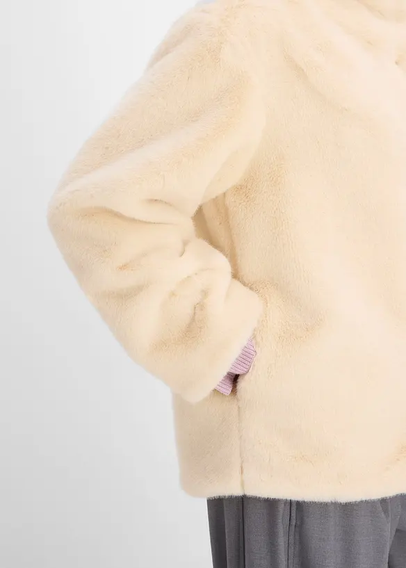 Fellimitat-Jacke mit hohem Kragen, bonprix