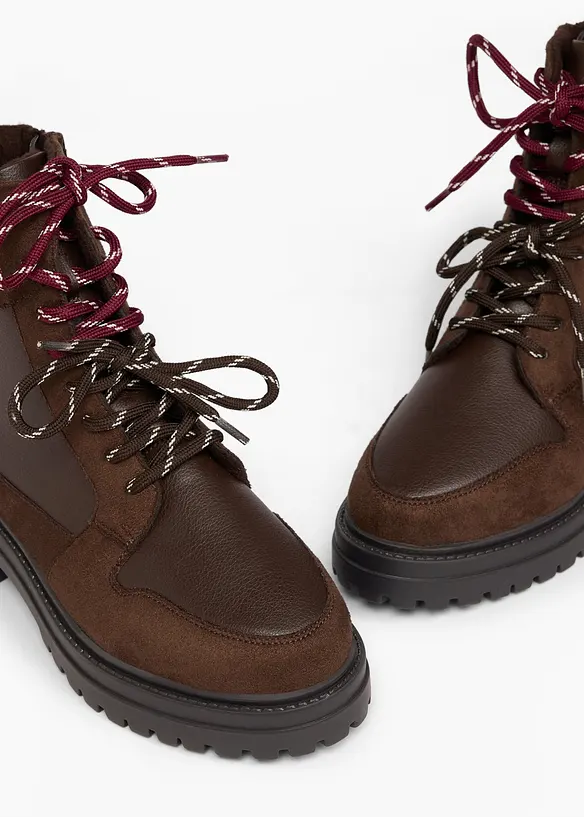 Boots lac&eacute;es &agrave; semelle crant&eacute;e, bonprix