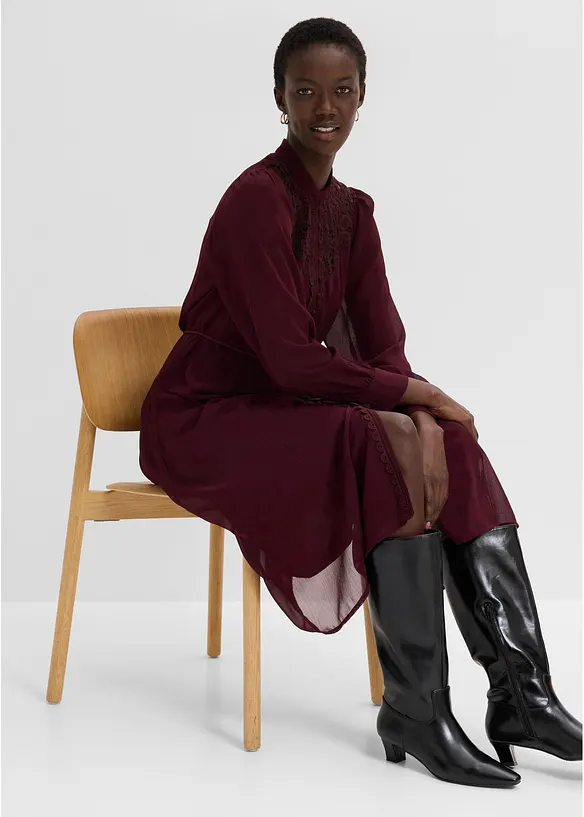 Chiffonkleid mit aufwendigem Spitzenbesatz, bonprix