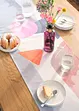 Chemin de table déperlant à imprimé graphique, bonprix
