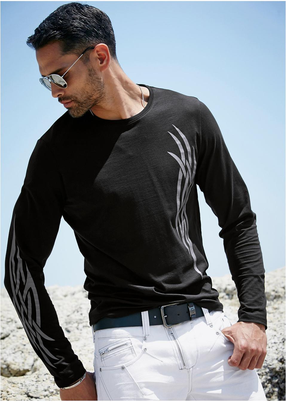 Modische Langarmshirts für Herren finden Sie bei bonprix